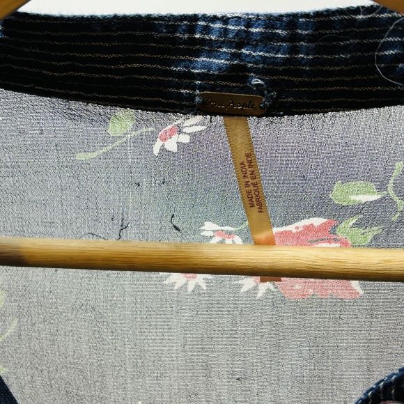 Free People Hearts And Colors Tunic Top SMALL Navy Blue Pin Stripe Sheer Floral - Picture 11 of 15
